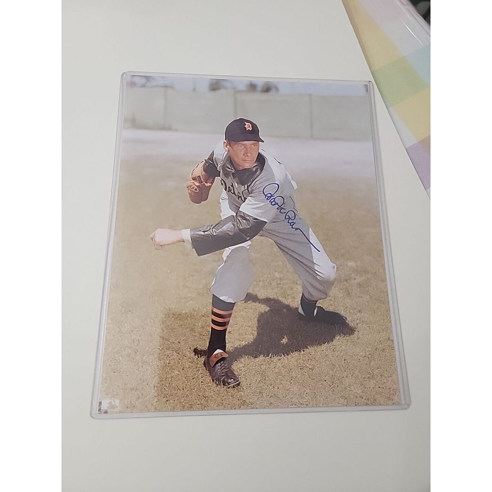Hal‎ Newhouser PSA DNA Coa Hand Signed 8x10 Photo Autograph